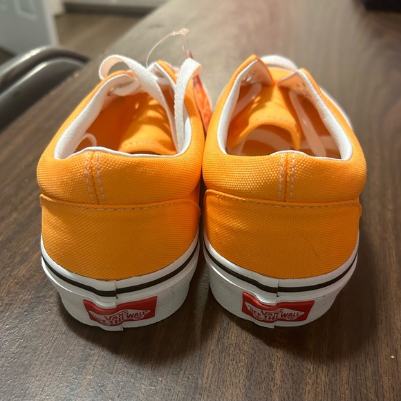 Vans - Picture 4 of 5